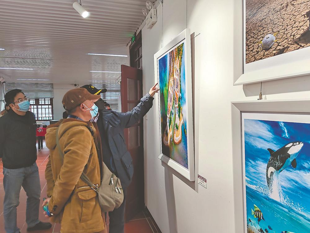 第28届福建省摄影展在厦开展-新华网