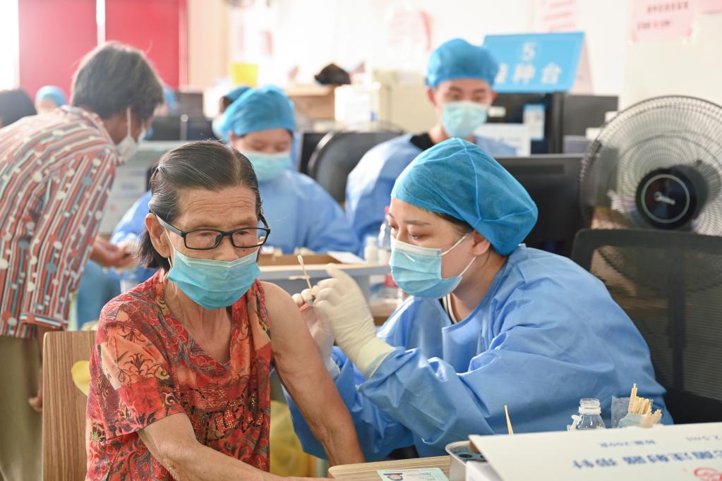 晉江：加強服務 打通農村疫苗接種“最後一公里”